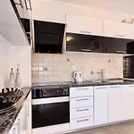 Apartmán Luxury Black&white With Pool *