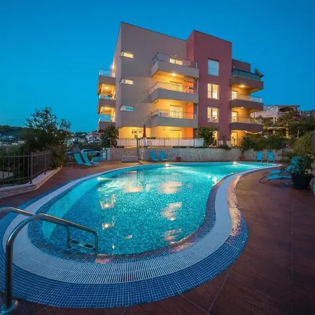 Apartment Luxury Black&white With Pool