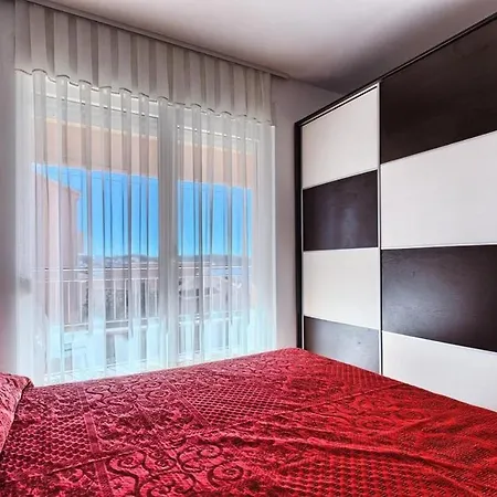 Luxury Black&white With Pool Apartment *