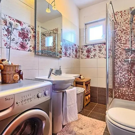 Luxury Black&white With Pool טרוגיר