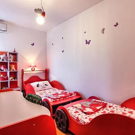 Luxury Black&white With Pool דירה