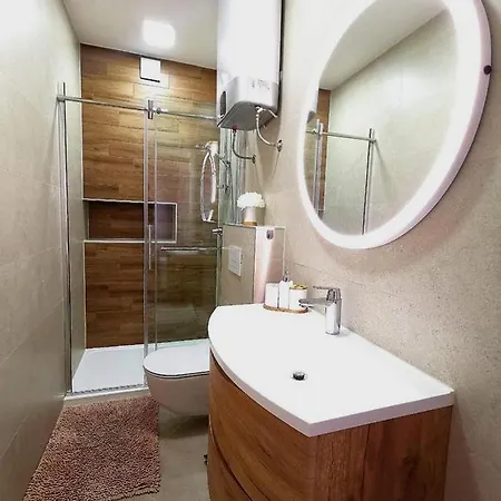 Luxury Black&white With Pool דירה