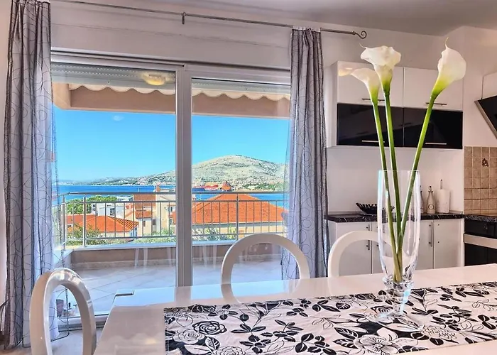 Apartment Luxury Black&white With Pool