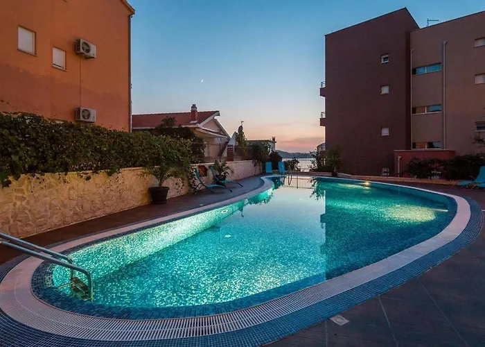 Luxury Black&white With Pool Trogir