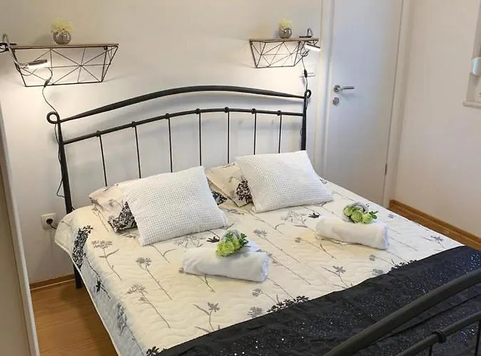 Luxury Black&white With Pool Apartment Trogir