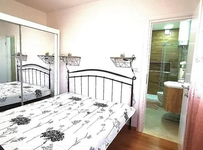 Luxury Black&white With Pool Apartment *