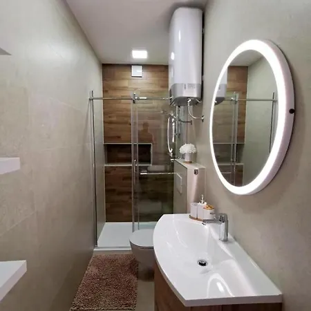 Luxury Black&white With Pool Appartement
