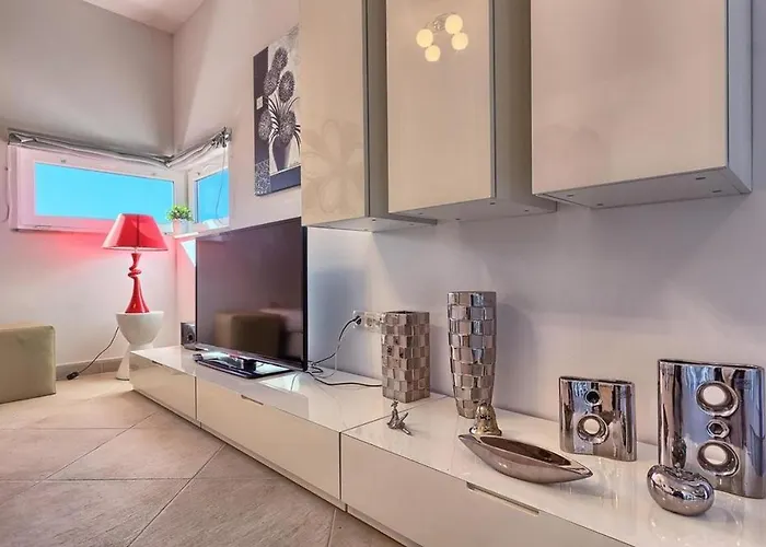 Luxury Black&white With Pool Lägenhet *