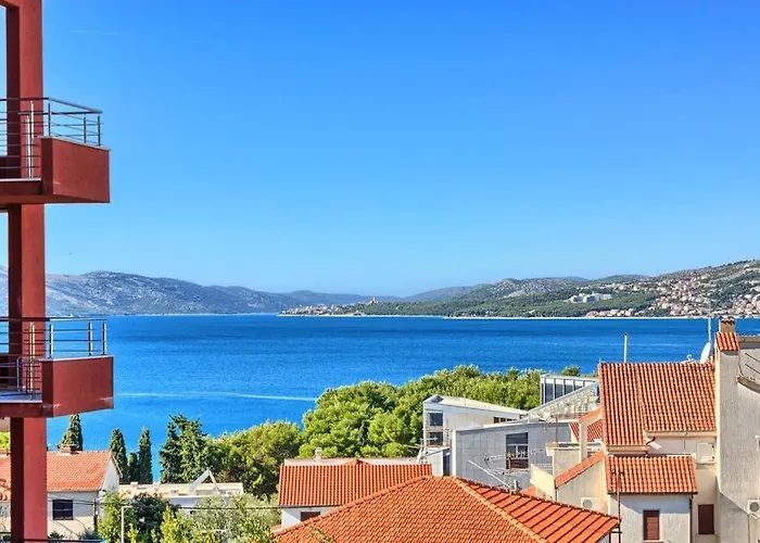 Luxury Black&white With Pool Lägenhet